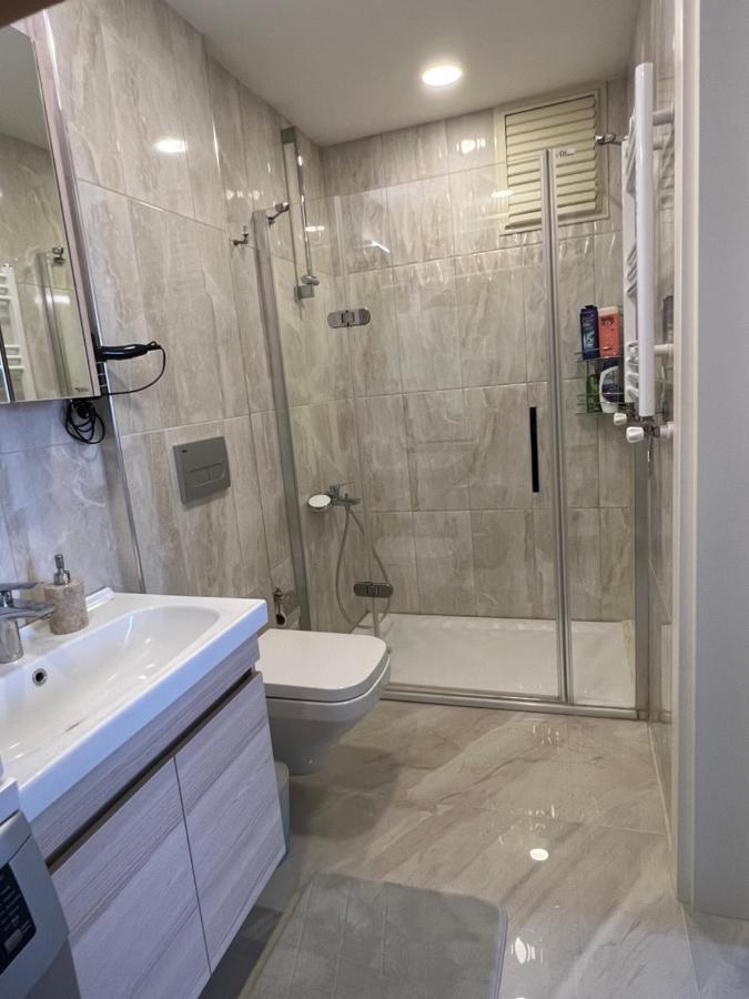 Sweet Erenkoy Apartment Istanbul Bagian luar foto